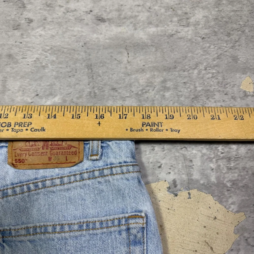 Vintage Levis 550 Relaxed Fit Denim Shorts Light Wash Mens 36 Blue 35550-1836